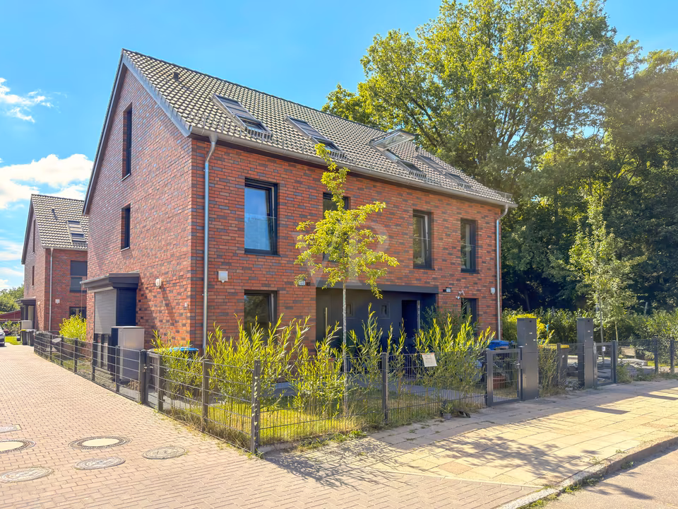 Hochwertige 4-Zimmer Doppelhaushälfte mit exklusiver Ausstattung und eigenem Garten - Jetzt mieten ! in Pankow, Berlin