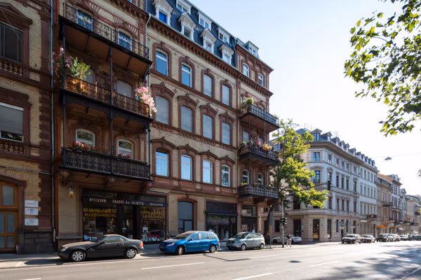 schöne Grosße 3 Zimmer Wonung mit in der City mit Schöne Balkon in Wiesbaden