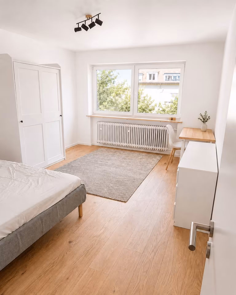 Charmantes großes möbliertes WG-Zimmer (Renoviert 2026) in Berg-am-Laim, München