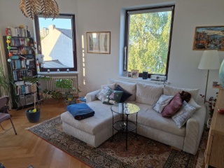 Helle und gemütliche 2-Zimmer-Wohnung in Frankfurt-Niederrad zur Zwischenmiete (20.09.–31.10.) in Niederrad, Frankfurt am Main