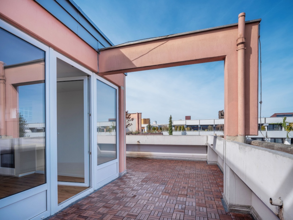 Studioapartment mit großer Dachterrasse in Milbertshofen ab sofort verfügbar!!! in München