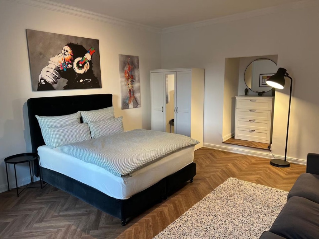 Ruhiges Zimmer in der Nähe des Opernplatzes in Altstadt, Frankfurt am Main